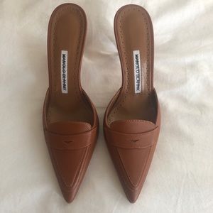 Manolo Blahnik brown leather mule